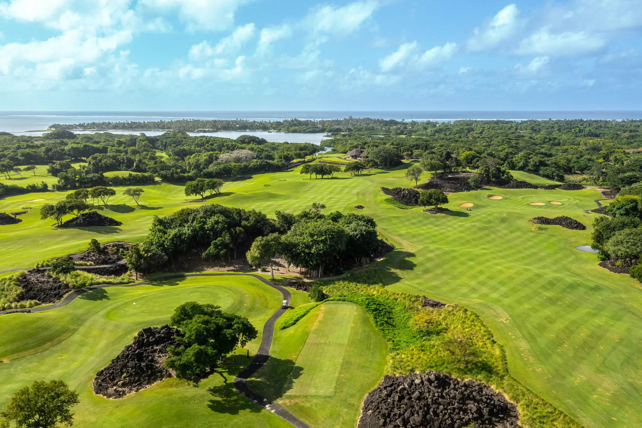 Overhead view of the Constance Belle Mare Plage golf course