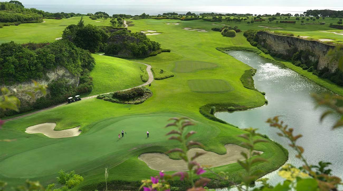 Overhead view of a well maintained fairway