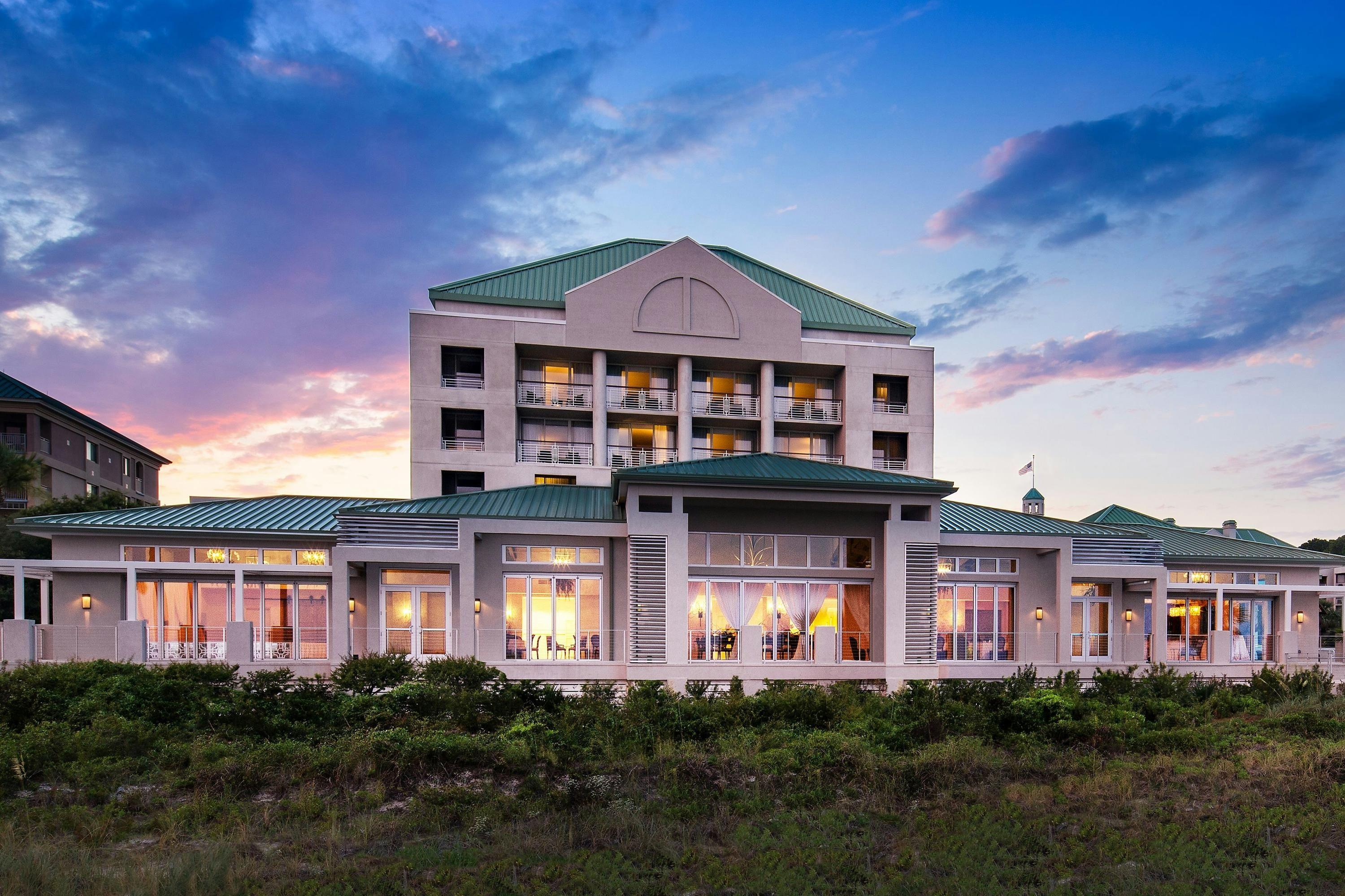 Panoramic view of The Westin Hilton Head resort building